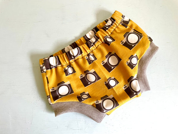 Baby-Bummie nähen: Schnittmuster und Anleitung