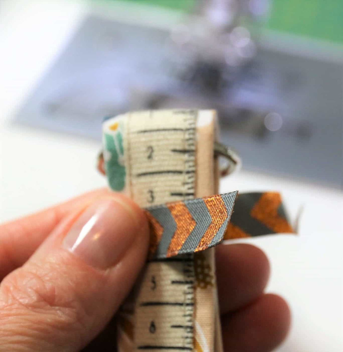 Quernaht mit Webband ummanteln