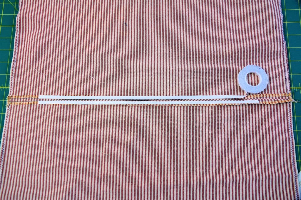Wondertape am Schlitz anbringen