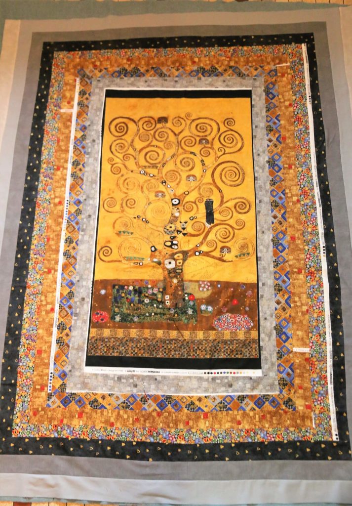 Quilt-Top auf Fleece auflegen