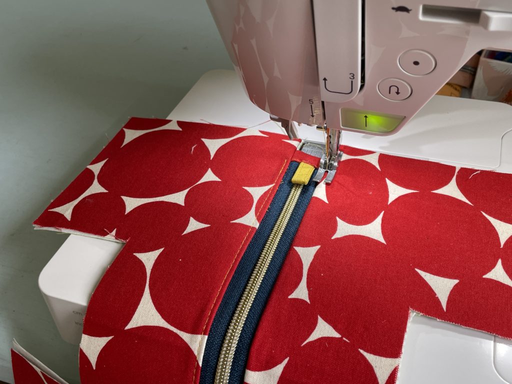 Reißverschluss-Kanten absteppen
