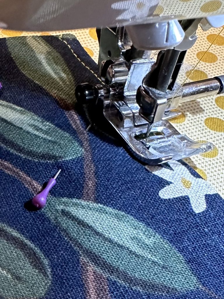 Aufsatztasche auf das Innenfutter aufnähen