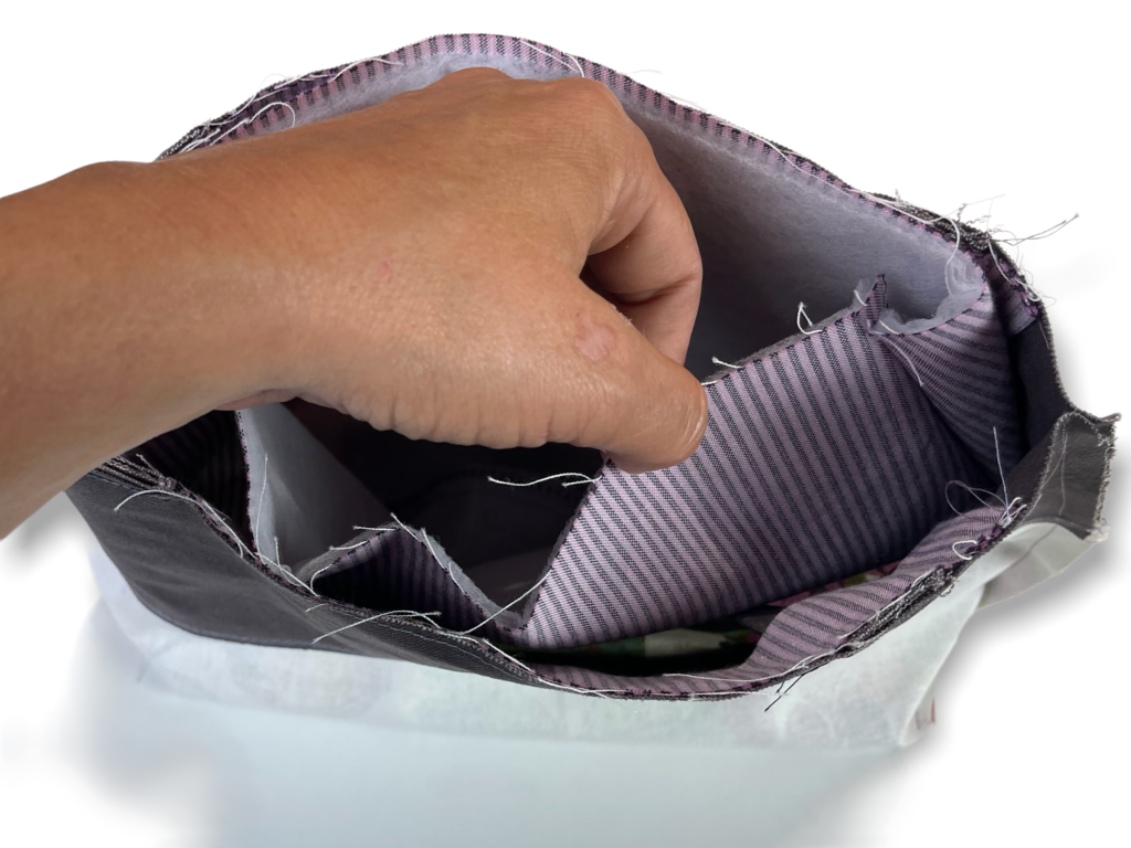 Taschenteile zusammenfügen