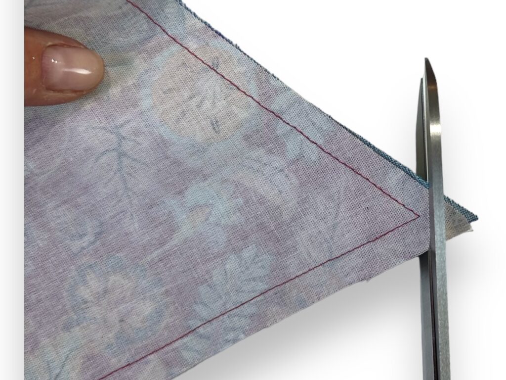 Aufsatztaschen vorbereiten - Nahtzugabe kürzen
