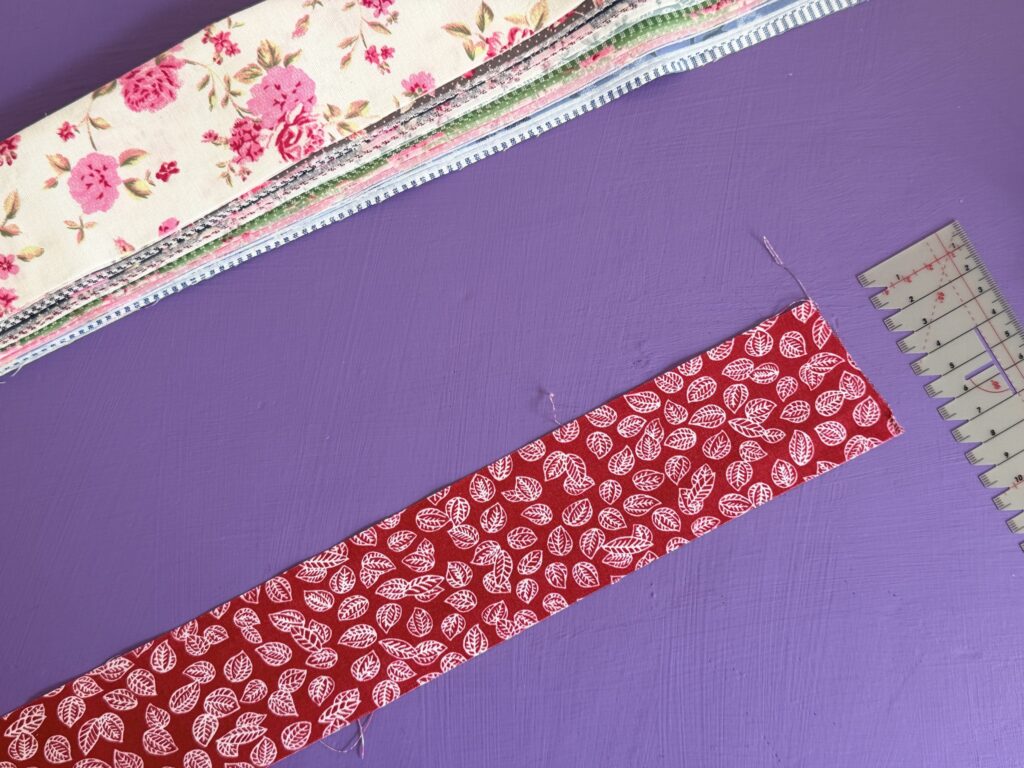 Phase 1: Stoffschnecke zu langem Streifen nähen