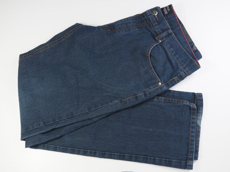 Alte Jeans bereitlegen