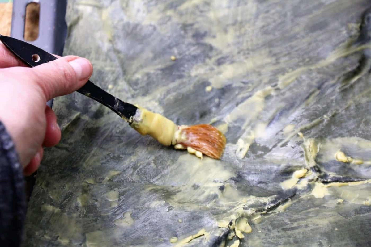 Zweites Stoffstück auflegen und aufbügeln