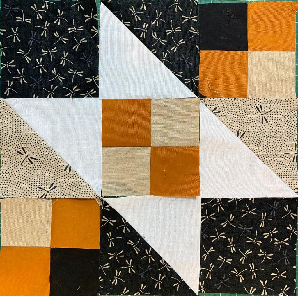 Jakobsleiter-Patchwork aus Quadraten und Dreiecken nähen- Variation 6